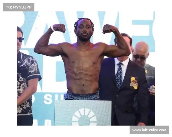 克劳福德赛前称重顺利通过 临场体重预计达到180磅